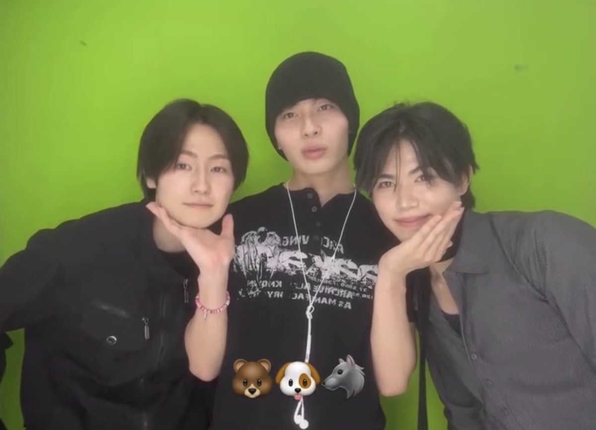Sora485662Sora's tweet photo. 熊部、純正、今江による「両手に早慶でーす」 https://t.co/tDwtwABc26