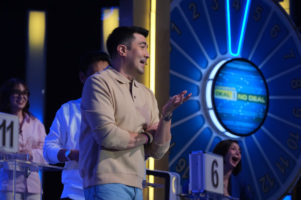 Kapamilya_DOND's tweet photo. Blessed na blessed ang Sunday kasama ang the one and only Luis Manzano sa #KapamilyaDealOrNoDeal. #KDONDYnez 💼☎️ https://t.co/HAfMXATzdV