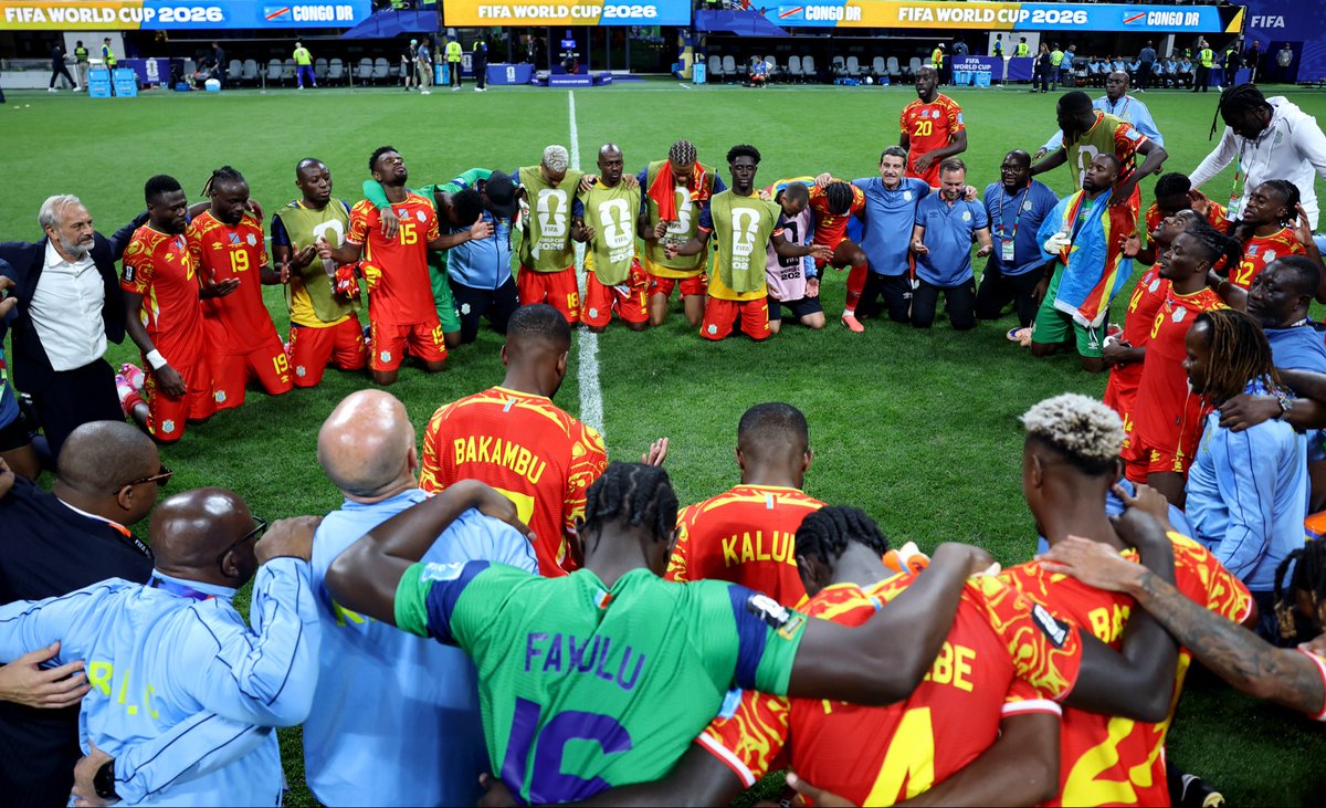 mbemba22's tweet photo. 52 ans plus tard… la RDC est en 16es de finale.

Pour l’Histoire. HISTORIQUE. 🇨🇩❤️ https://t.co/dUjQXL0xvD