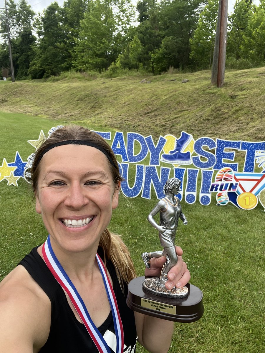 kellyfastruns's tweet photo. Mountaineering (or running fast) in West Virginia โฐ๏ธ took womenโs overall in the Greater Clarksburg 10K this morning! Checked off race state no. 47 ๐บ๏ธ official race pics coming soon! #running #kellyfast #westvirginia https://t.co/z4v7u3xyIy