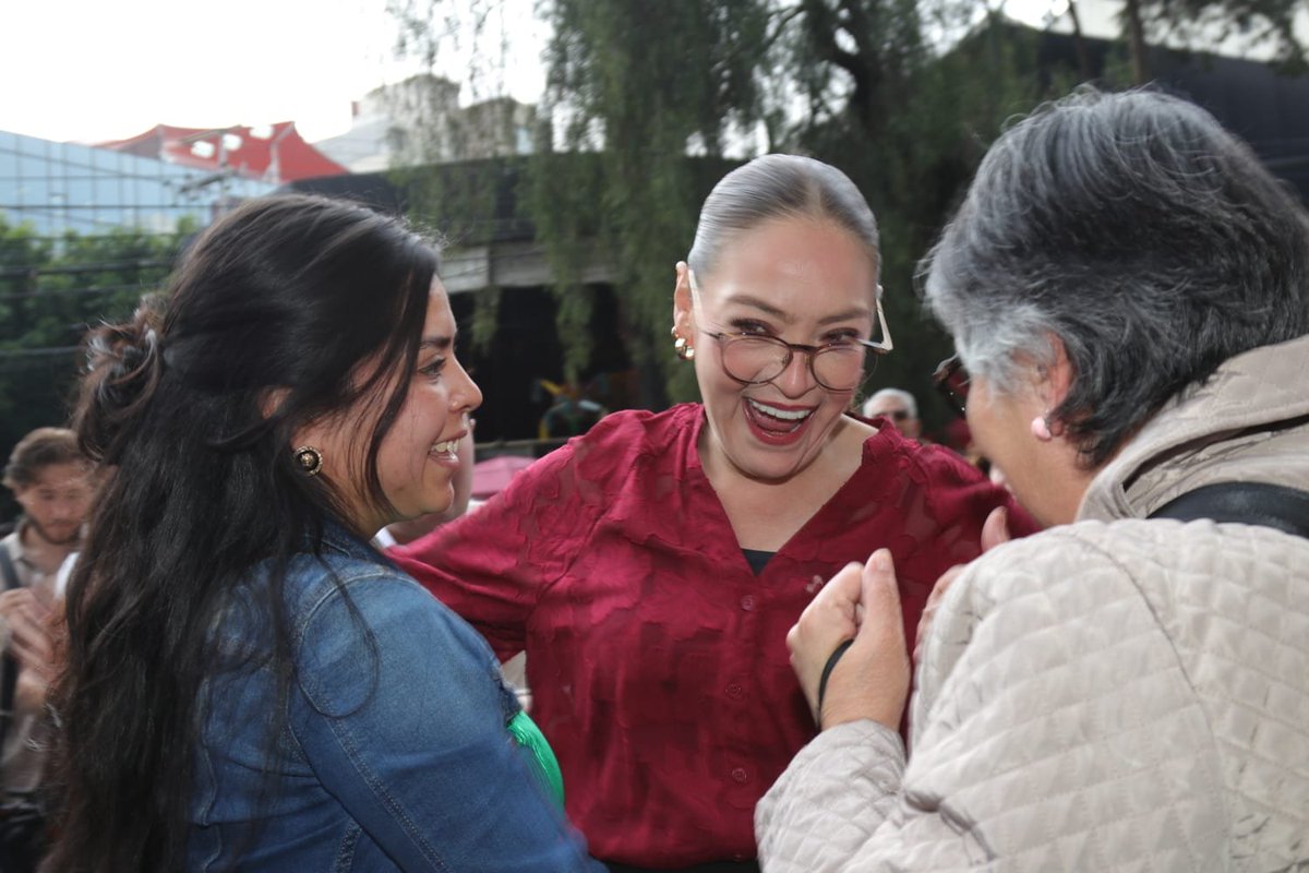QuintopoderW's tweet photo. Es tiempo de mujeres”, afirmó @verodiazrobles al registrarse como aspirante a la Coordinación Estatal en Defensa de la Transformación y la Soberanía Nacional. https://t.co/kdcLME7RlZ
