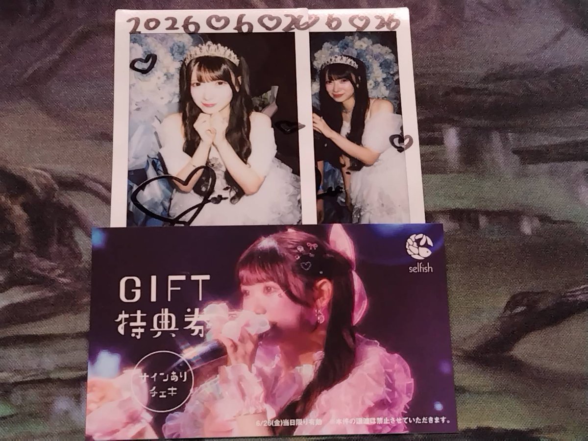 UkMrZQRqkq37293's tweet photo. #selfish イベント記録🐟
日時｜2026/6/26(金) 19:00～  
会場｜下北沢シャングリラ
イベ｜立花ゆりGraduation Live

#立花ゆり さん  
#清水玲衣 さん
#華月菜々子 さん

■思い出
ゆりさんの卒業ライブでした！
めちゃくちゃ良いライブでした！楽しかった！
約2年間、selfishを見てきましたがその歴史を振っている気分になりました。

ゆりさんは最年少組とは思えない思慮深さ、天性の愛嬌、そしてお顔の可愛さを備えていて自分にとって完璧なスーパーアイドルでした。
人柄がほんまに神というか大天使でした。
そしてselfishの楽曲に可愛さを添えられる唯一無二の存在でした。

特典会はゆりさん、れいさん、なこさんと。
ゅさんとは2年間ありがとうのご挨拶を。
寂しさはあれど、最後まで楽しい時間、思い出を作ってくれて大感謝でした。
れいさん、なこさんとは2人がいる限り遊びに行くよみたいな話をしました。selfishの楽曲の魅力は、2人がいる限り守られ続けると思っています！