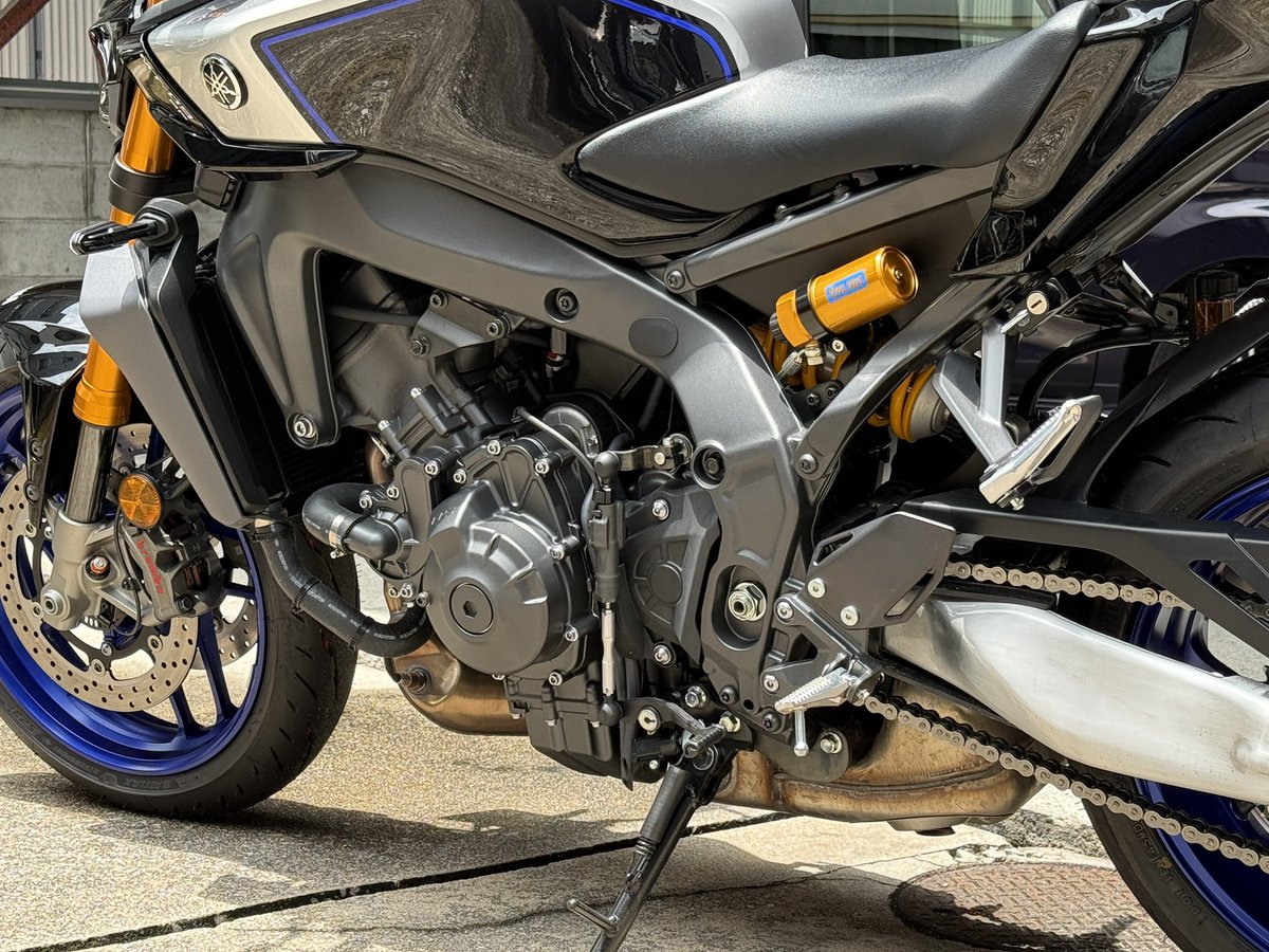 Gsx318R's tweet photo. 早朝から慣らしの距離稼ぎしようと出たものの、山で雨に降られて早々に帰還…

またもやドロドロになったのを綺麗にして1人撮影会開催😀

#MT09 https://t.co/mSCqc4Fu0E