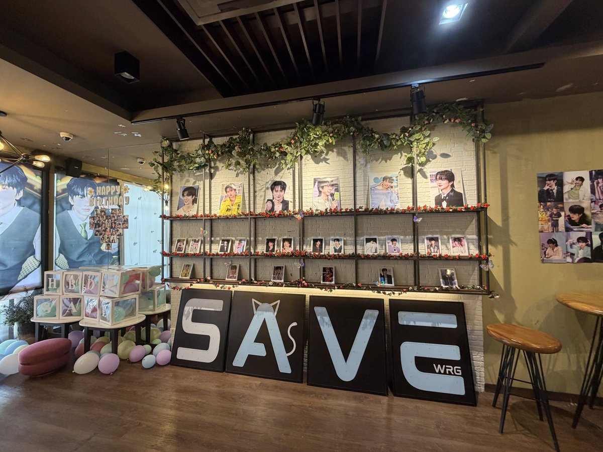 SAVEWRG_OFC's tweet photo. 𝓢𝓪𝓿𝓮 𝓑𝓵𝓸𝓸𝓶𝓲𝓷𝓰 𝓑𝓲𝓻𝓽𝓱𝓭𝓪𝔂 𝓒𝓪𝓯𝓮 𓂃⋆˚✿˖°
Cafe , Mini gallery & Fan space

‧⁺◟ #SAVEWRGBloomingBirthdayCafe
#SAVEWRG23YRSPROJECT

D-DAY 🐱🎂
วันนี้แวะมาดื่มเครื่องดื่มเย็น ๆ ทานขนมหรืออาหารครบ "123 บาท" ต่อใบเสร็จ สามารถนำใบเสร็จมารับ Giveaway ได้เลยน้าาา ~ 

มาร่วมส่งความรักและอวยพรวันเกิดของน้องเซฟไปด้วยกันนะคะ 🌷✨

⌛️ 10.00 น. - 18.00 น. | 10 am - 6.00 pm
📍 Good Mood Cafe & Eatery @ BTS Sanampao Exit4 https://t.co/pogT8NZzbV…

#SAVEWRGBloomingBirthdayProject
@savewrg #savewrg