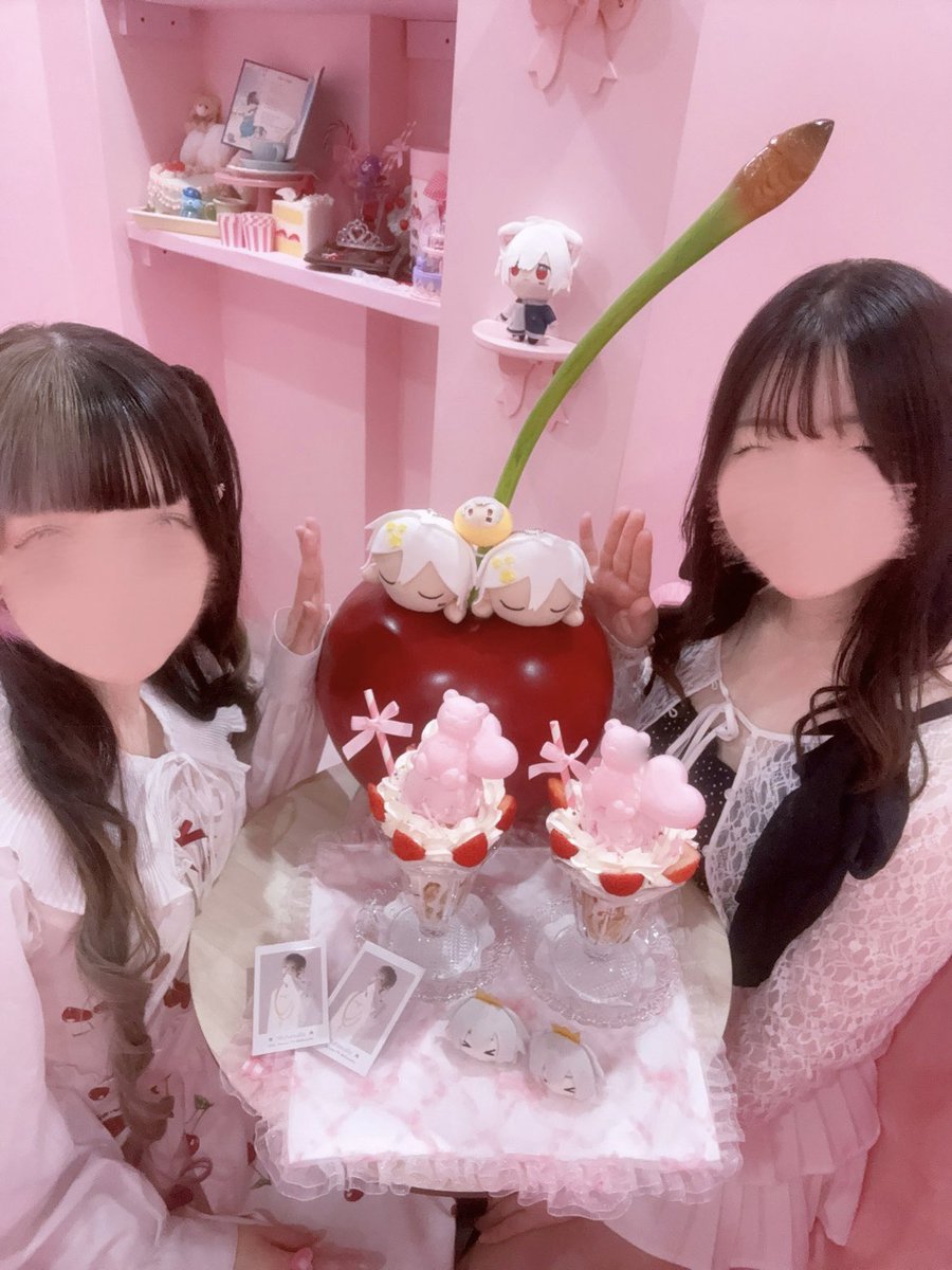 lOl8__e's tweet photo. コーヒーカップに入って写真が撮れるカフェ☕🎀
パフェもくまさん乗ってて可愛い🧸⋆꙳
店員さんがいっぱい写真撮ってくれました꒰՞ɞ̴̶̷̥⩊ɞ̴̶̷̥՞꒱֯ https://t.co/bi0AvEsKgr