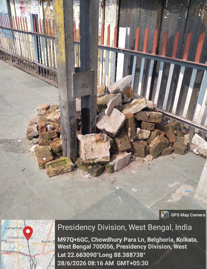 dey384255's tweet photo. @drmsdah @ErRpf @EasternRailway @RailMinIndia @RailwaySeva lots of unwanted rubbish are obstructing at Belgharia PF-1. Why that type of dirtines are there? Why those rubbish have not removed from Belgharia PF-1 premises? Kindly take some necessary actions ASAP.
#ERChallenge https://t.co/6d6QrmgTbr