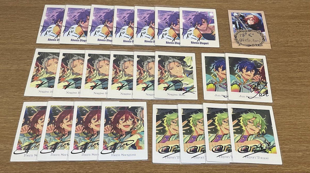 keto_tori's tweet photo. 【交換】 あんスタ 10周年 ぱしゃっつ

譲▶︎▷画像1〜6
求▷▷画像7：レオ

⌘郵送（２枚〜）
⌘画像7含む場合異種絵柄、異種カード交換可能
→ https://t.co/M6pDuhsmXj