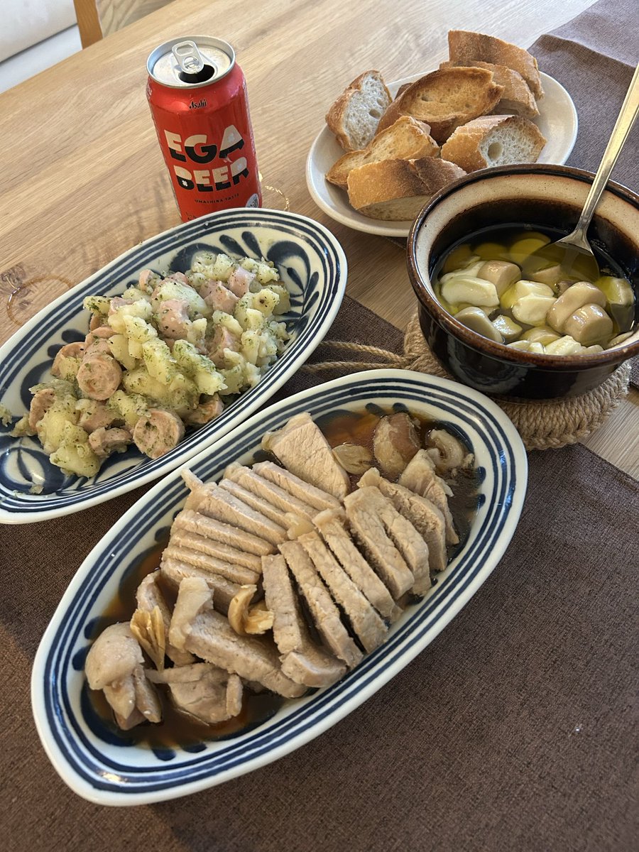 haradakeima's tweet photo. 昨日は家に篭って、おつまみ作ってみた。
結果、料理の腕が江頭さんとほぼ同等なことが判明…。
でも、うましら〜
エガビアーも最高に合う。
※焼豚は余熱時間5分厳守っぽい

https://t.co/4xkKxQg9Or

#エガちゃんねる https://t.co/FR17d22VpH