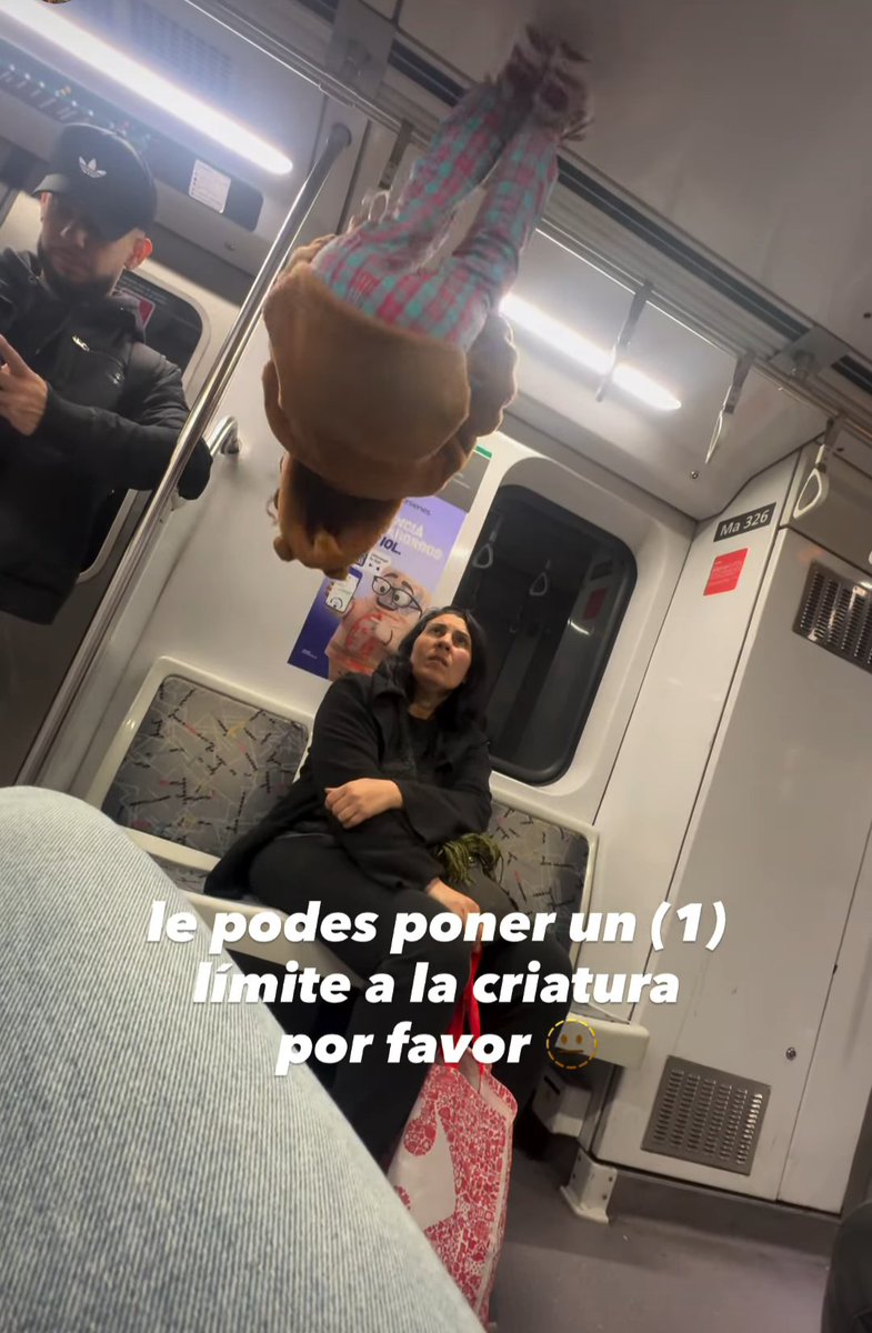 rubiarolingaa's tweet photo. es lo más gracioso que ví en la semana https://t.co/b8Wjke0Q7Q
