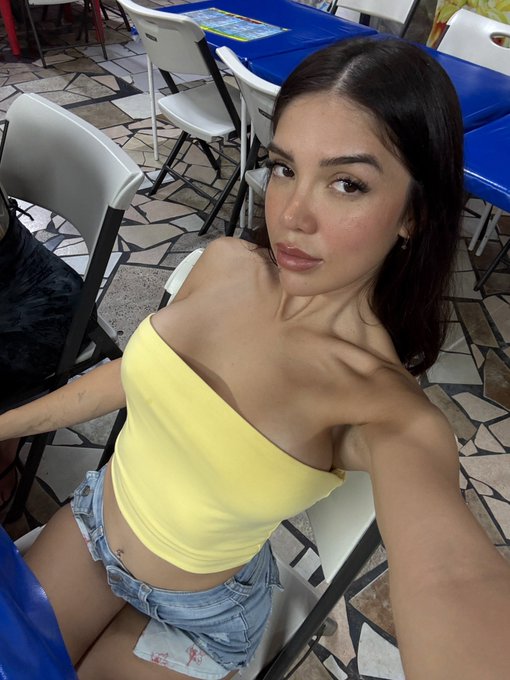 Alyshia Barragan - Mariscos or me 💛 #mexico #latina #fypシ゚ #sanfelipe https://t.co/QTUwnk7aK0