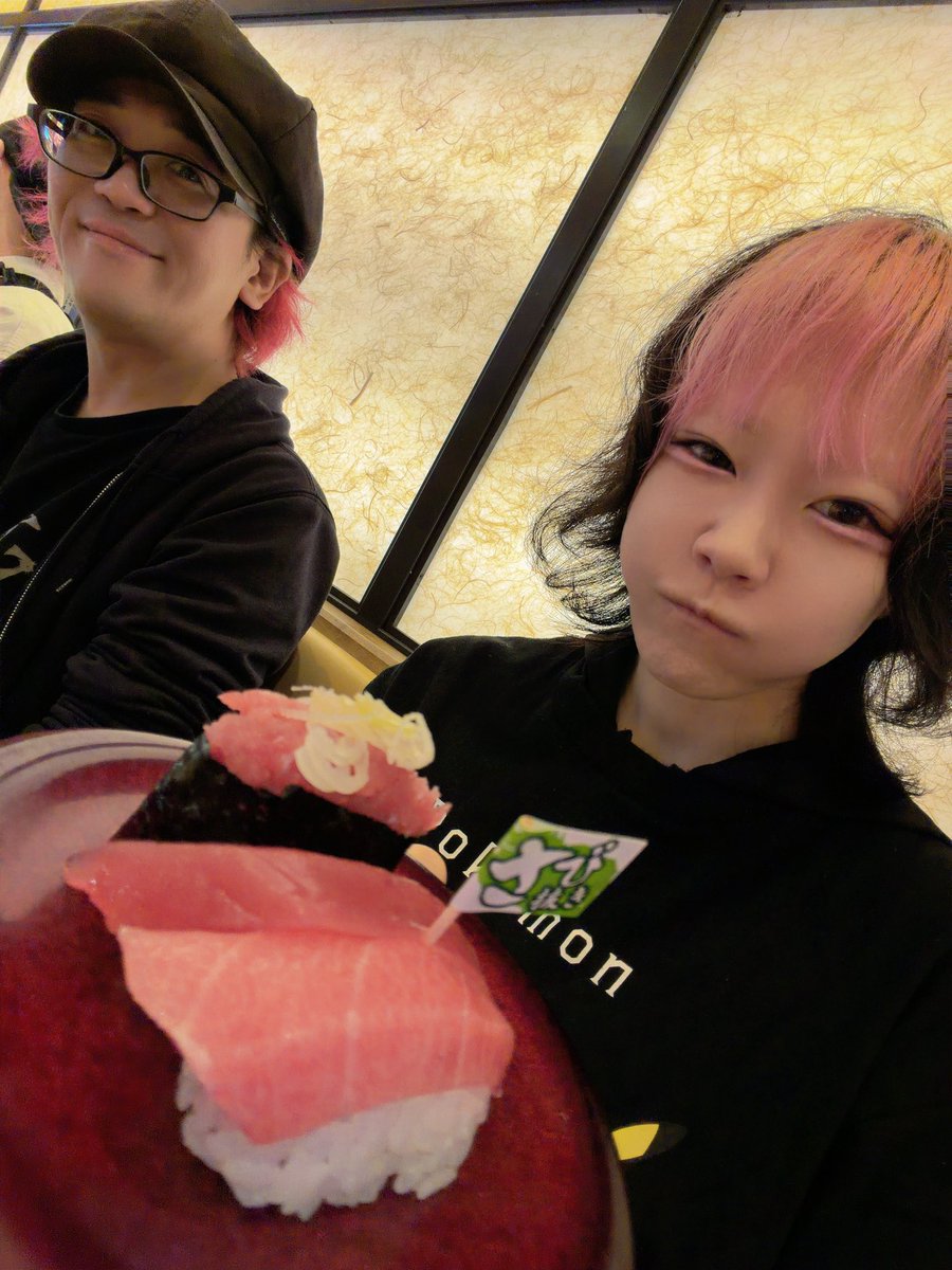 kai_422's tweet photo. おはよう☀️

ALLiCAは
北海道札幌に
到着してます🚗💕

「なごやか亭」で
贅沢朝ごはん(´˘`)🍣 https://t.co/fO5rnGeWUu