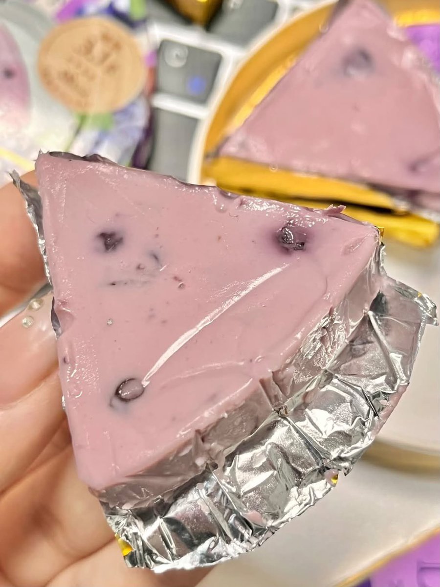 nadaeladela's tweet photo. Jepang emang hobi bikin standar makanan naik 😭
Kalau kamu ada ke Jepang, TOLONG bawa ini pulang tolong bngatt 😭
Soalnya Enaknya tuhh nggak manusiawi bangattttt 
Aku masih kepikiran sampai sekarang.￼ https://t.co/LvQVIZtM5G