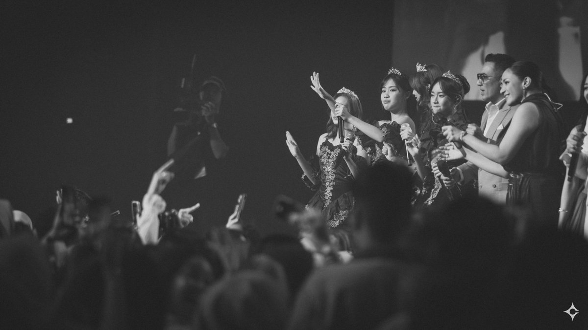 _constellation0's tweet photo. It is you who graces the crown

🌟 @AM_EllaJKT48
🌌 Elfa's Singers Concert: Pesta Cinta - Jun 26, 2026 https://t.co/0tpFy0ATp1