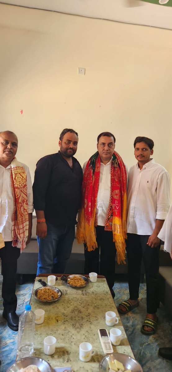 RahulCh70102608's tweet photo. नव नियुक्त क्षेत्रीय अध्यक्ष,काशी क्षेत्र आदरणीय श्री अशोक चौरसिया जी के पावन आगमन पर आत्मीय स्वागत, अभिनंदन एवं वंदन करने का सौभाग्य प्राप्त हुआ।
    "स्वागतम्! अभिनन्दनम्! वन्दनम्!"

राष्ट्र प्रथम, संगठन सर्वोपरि एवं जनसेवा ही हमारा परम धर्म है। https://t.co/4COATbOgIf