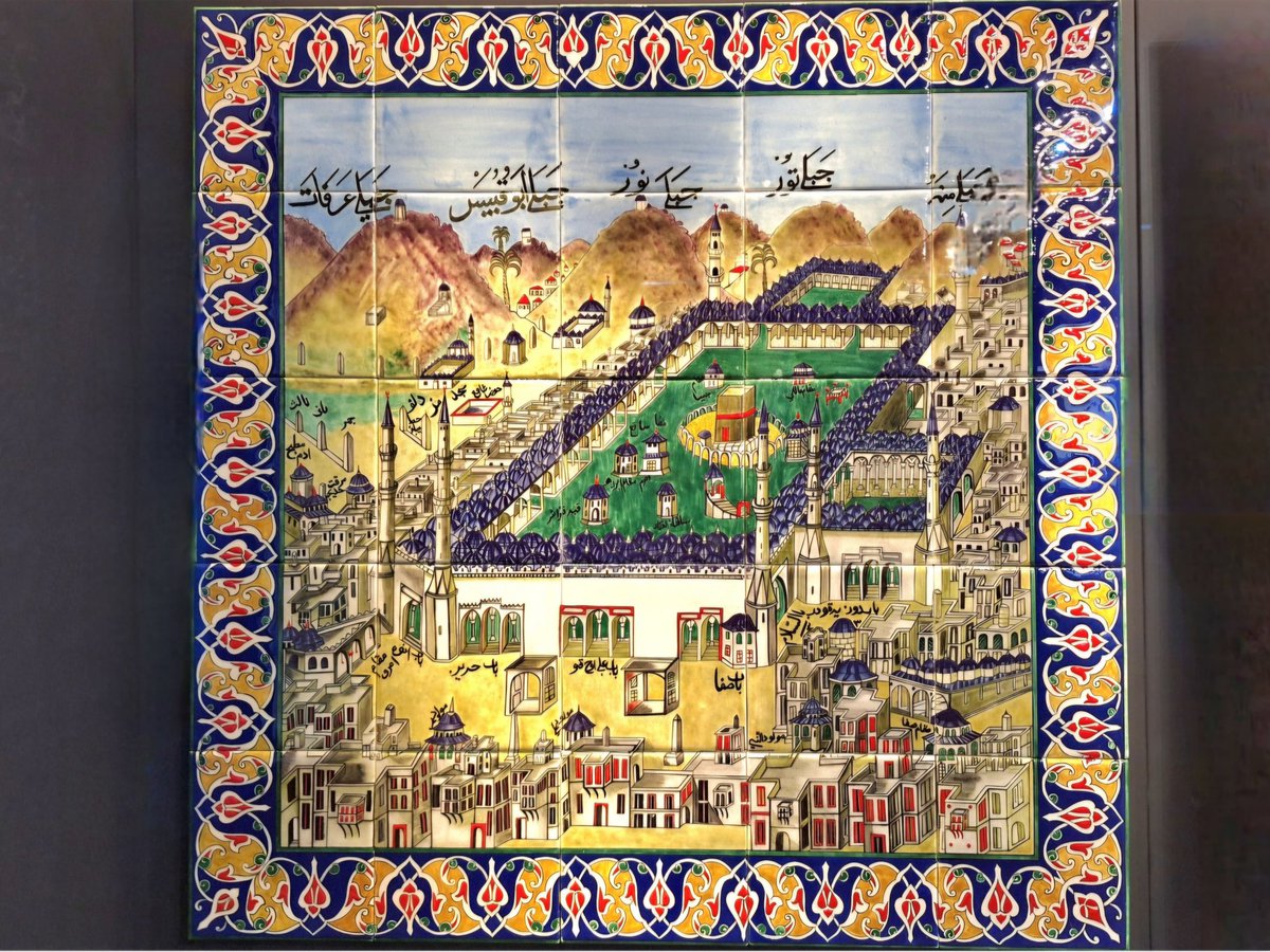 SuatAkgn3's tweet photo. 1. Cezeri Kasım Paşa Camii'ne ait, Vakıf Eserleri Müzesi'nde sergilenmekte
2. Rüstem Paşa Camii
3. Tekfur Sarayı çini atölyesinde üretilmiş, Hekimoğlu Ali Paşa Camii'ne ait panonun Tekfur Sarayı Müzesi'ndeki replikası
4. Denizli Boğaziçi Camii kalemişi https://t.co/Rl3SuqgNcJ