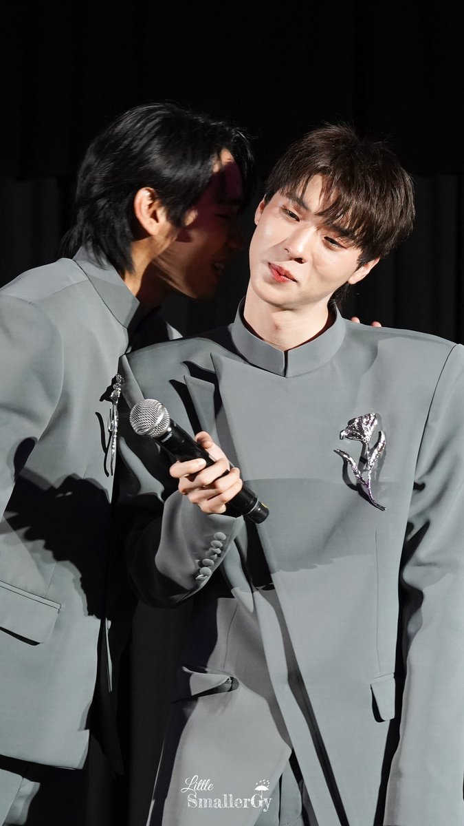SmallerGy's tweet photo. ช่างไม่รู้อะไรบ้างเลย โดน สเตปเคะ เล่นงานและครับคุณลุง 😆

NGERNOAT 1ST FANSIGN
#NgernOat1stFansigninBKK
#NgernOat #ngernnn #oattrttt https://t.co/3lyuWBer9I