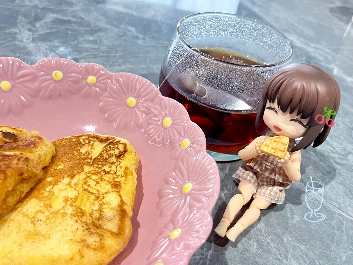 chikachika2025's tweet photo. お昼の米粉パンケーキなんだけど🥞
実は味が普通のパンケーキすぎて投稿するかどうか迷ってるけど、恵ちゃんのパジャマ姿が可愛くてやっぱみんなに見せちゃいます(〃ω〃)

#ねんどろいどどーる
#ねんどろいど
#加藤恵
#というわけでまたいつものカフェにパンケーキを食べに来た(T ^ T) https://t.co/I6UXXXq88G