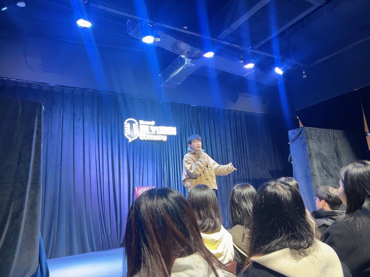 heefuture's tweet photo. Just got roasted by 300 people at the open mic. My new nickname: “The Human Punching Bag Who Can Still Tell Jokes” — also, the bar comped my drink. Win-win， https://t.co/rvY2z2CvGB