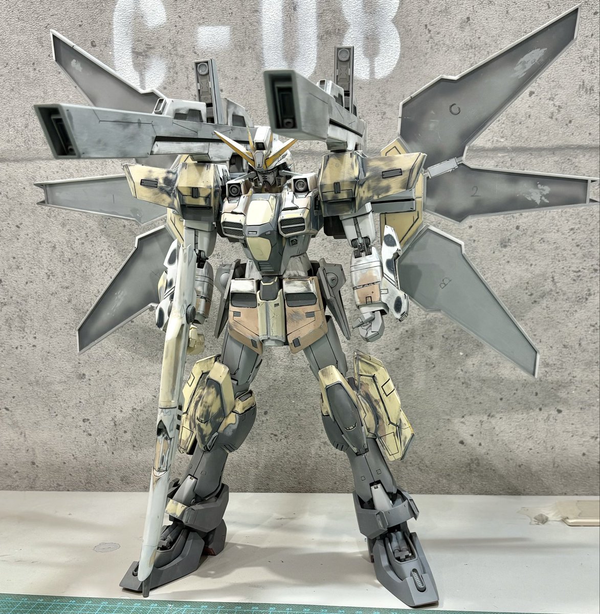 Atrandam1's tweet photo. 今日も@GUIDEBEACON さんで1/60 ガンダムダブルエックス作業。
サテライトキャノンも終わったので、デティールのバランスチェック。

いよいよ、ラストスパート。

＃ガンプラ
＃ガンダムDX https://t.co/Z8Zu65vCWo