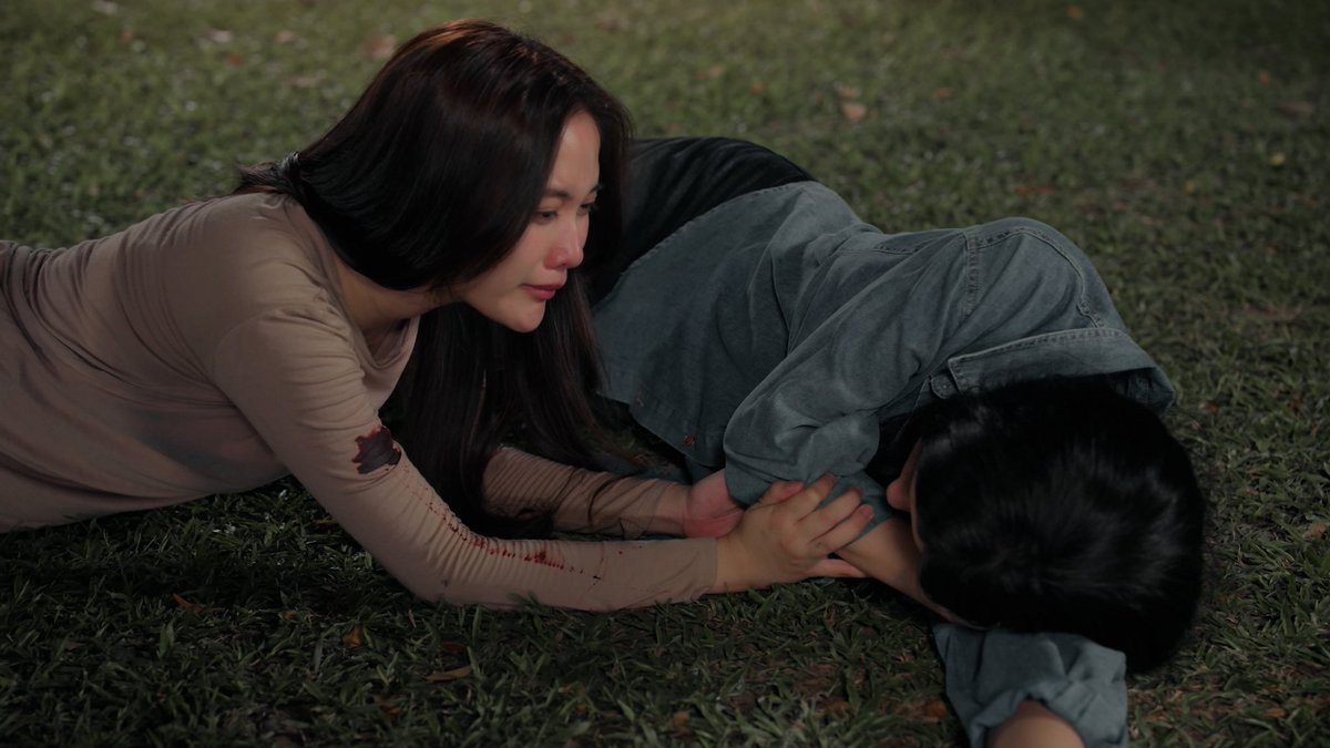__xxsia__'s tweet photo. ขนาดคนดูที่รู้เรื่องราวมันยังซึม หมวดลมที่(ในเรื่อง)ยังไม่รู้ คิดว่าคนตรงหน้าเป็นเจ้าหญิง จะเจ็บขนาดไหน

THE AIR BLEEDING LOVE
#เสน่หาวาโยตอนที่7 https://t.co/kSF6GkuUHS