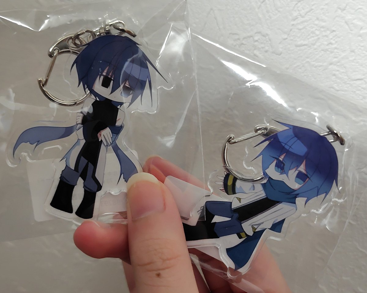 muon_Sigure_'s tweet photo. うるちゃん(@_____U_ru_)宅の零音さんとうちの雨音さんのアクキーを作りましたよー🤩🍨
零音さんはこれから長旅になるよ🚂 https://t.co/uIKNsm6md7