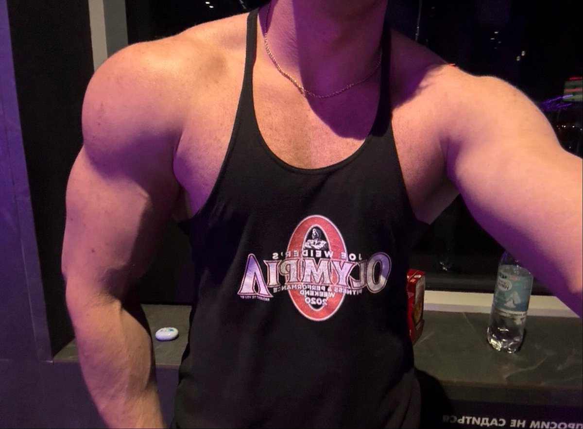 bakiandrej's tweet photo. 👅 https://t.co/VkchIlOVvc