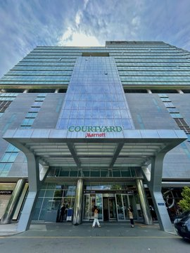 daveswish's tweet photo. 【Today's Hotel in Seoul】
ソウルでは「コートヤードバイマリオット・ソウル・タイムズスクエア」最上階16Fの1キングルームにステイ。最寄りの永登浦駅までは徒歩約5分でアプローチでき、ホテル周辺の買い物や食べ歩きもアクセス良好 https://t.co/YenqMz3L36