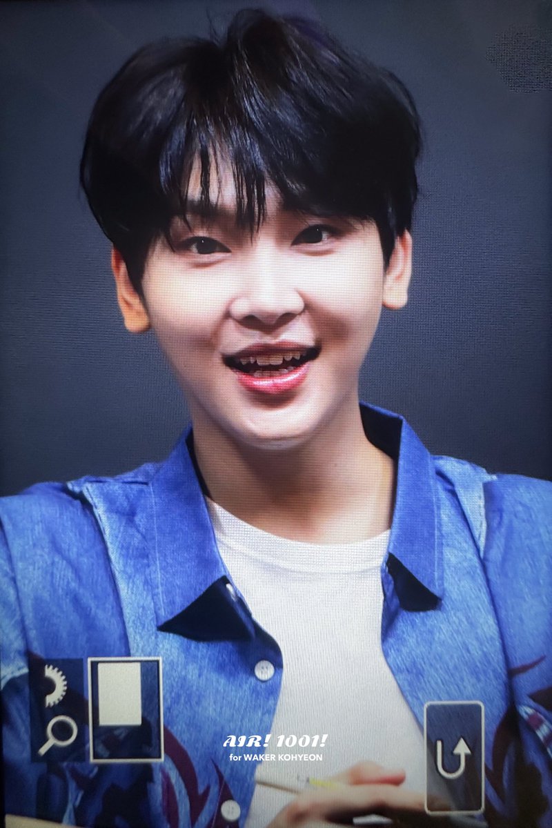 AIR1001_KH's tweet photo. 260628 내츄럴리뮤직 마지막 팬사인회
오늘도 예쁘네〰️!!
#웨이커 #WAKER #고현 #KOHYEON
#In_Elixir_Spellbound #LiKE_THAT https://t.co/w8PnlIhJOm