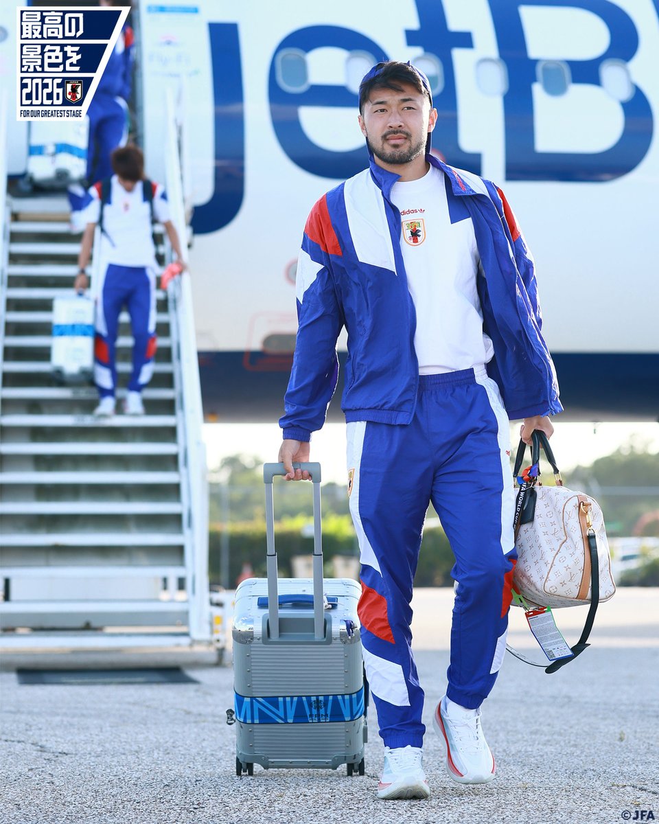  日本代表 サッカージャージ　菅原選手　Sサイズ ブラジル戦が行われるアメリカのヒューストンに到着💪 菅原由勢｜瀬古