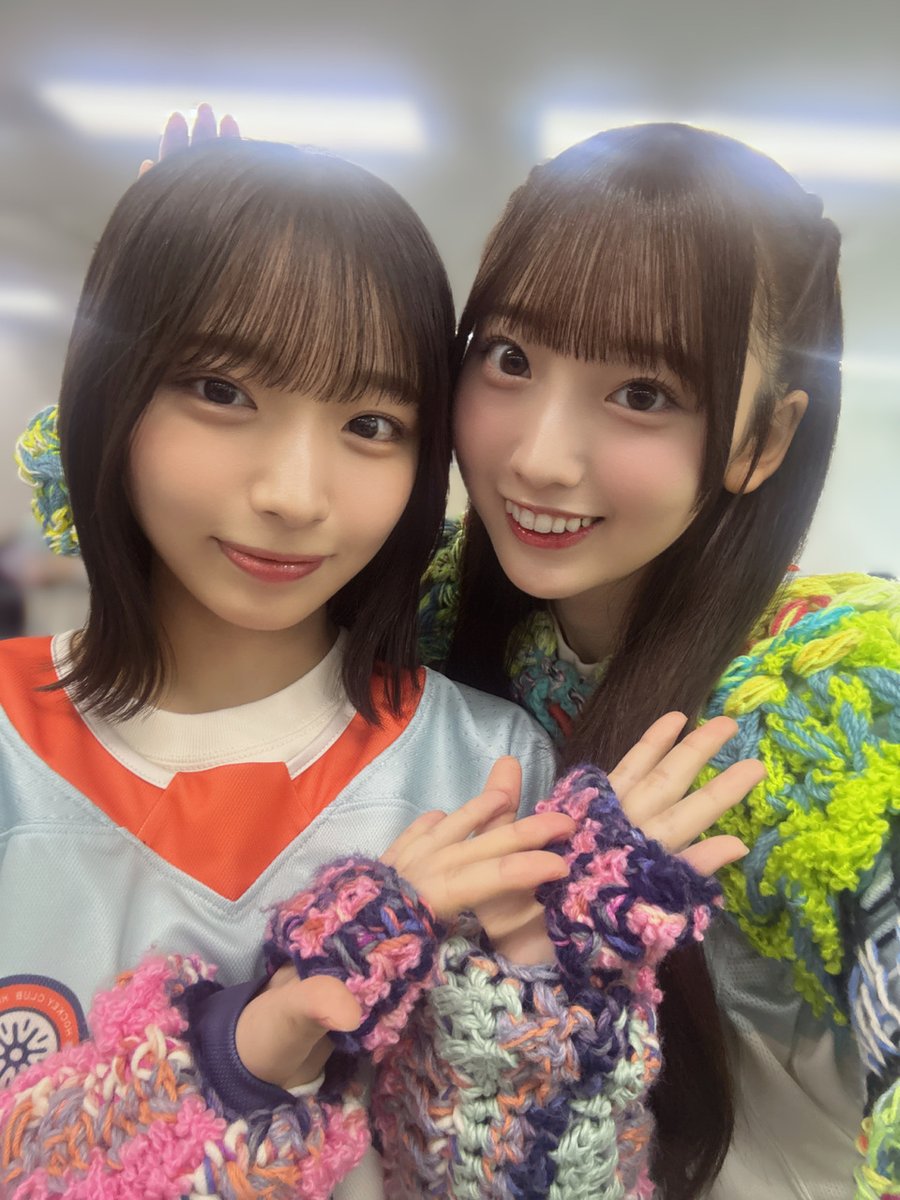 blog_photo_bot's tweet photo. #大田美月 『こんな気持ち初めてさ』 1/2
#みーちゃんのぶろぐ
https://t.co/ckwI64u9db

#大野愛実 https://t.co/0w17k9LB9g