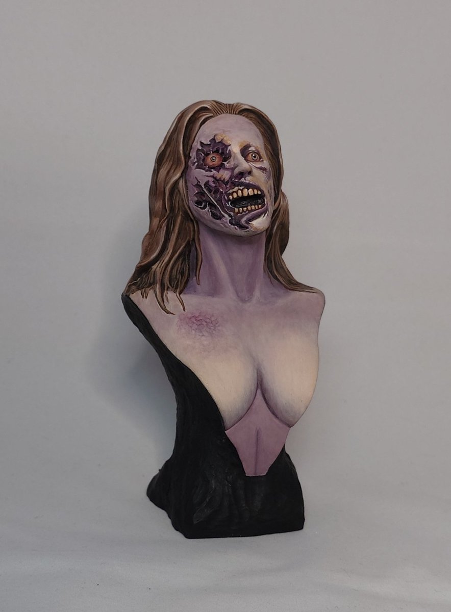 castle_freak_30's tweet photo. ALMA
from the movie of "GHOST STORY(1981)"
1/4 scale Resin Bust Kit
Company : DEDHAM POND DESIGNS
Inspired by The Work of  "Dick Smith"
Sculpted by William Paquet

台座をどう塗装しようか思案中です。。。

#dicksmith #FANGORIA https://t.co/c7jGkMVHJT