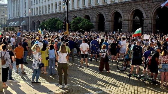 Taralejblog tweet picture