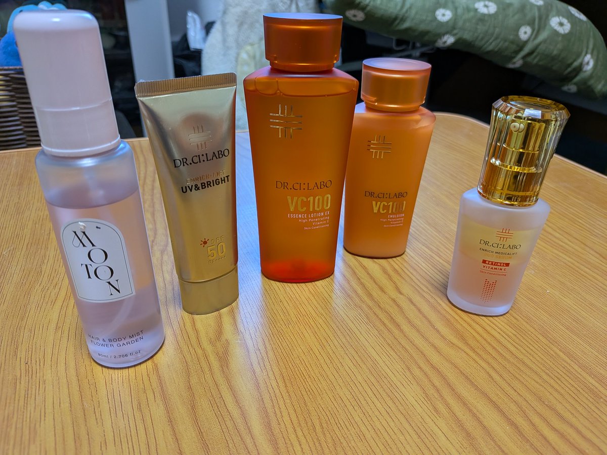 ALTO_RUA's tweet photo. スキンケアセット多くなったな https://t.co/24HGgcPSe3