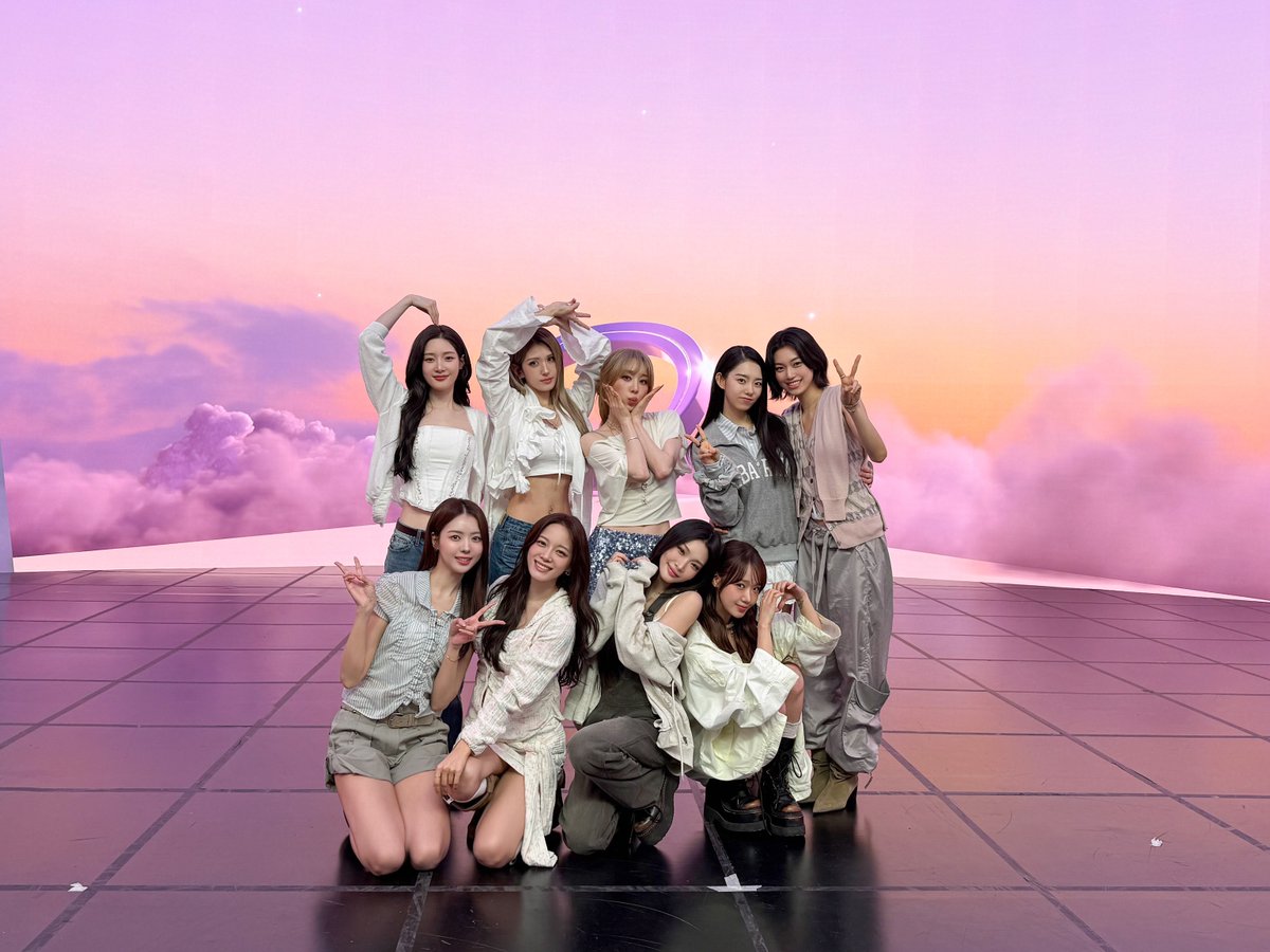 ewsbdiv's tweet photo. till we meet again, ioi. promise! 🥺 https://t.co/1UL9h17fuf