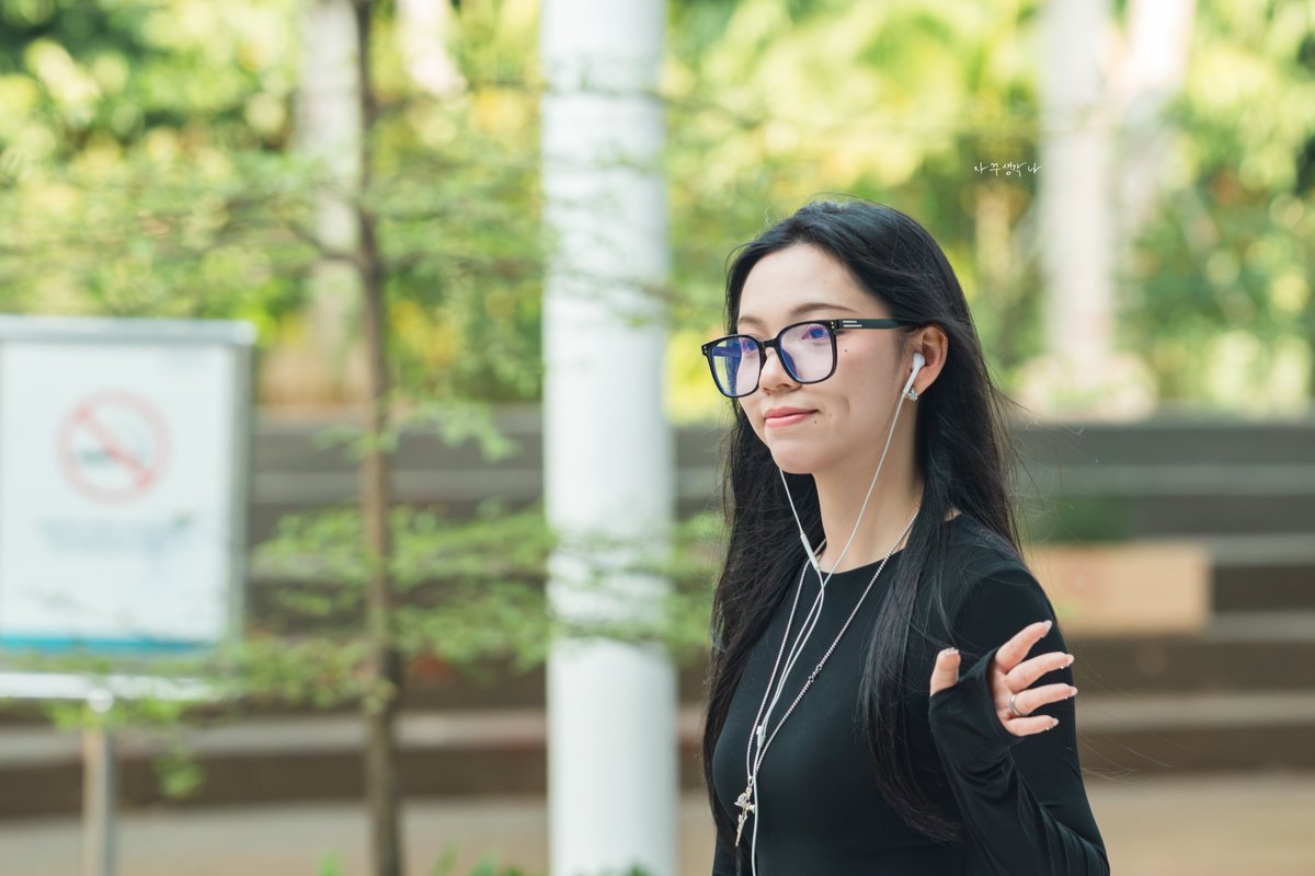 chocofy's tweet photo. 260628 CGK🛬 Aralie🖤
simply pretty thoooo @Aralie_JKT48 https://t.co/W2VhGGLpdg