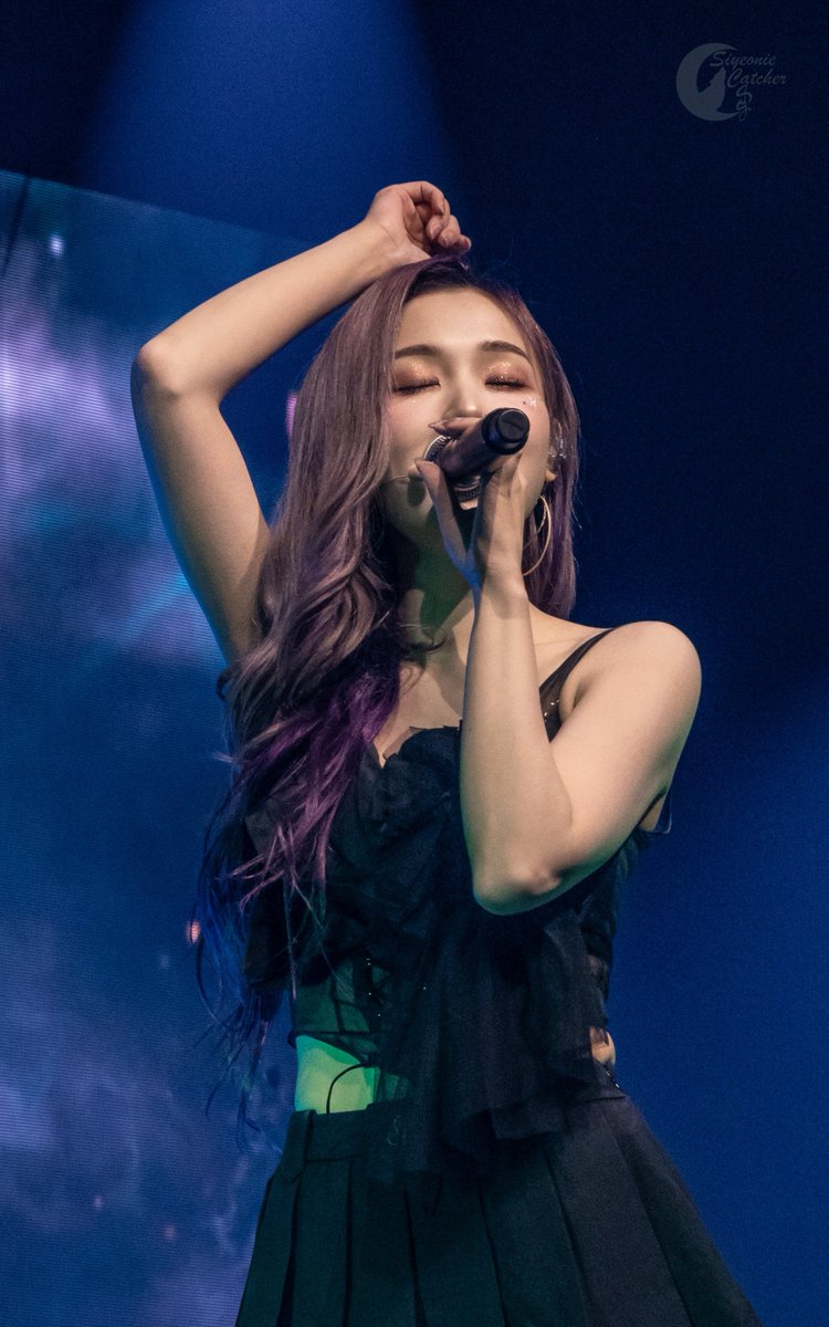 SiyeonieCatcher's tweet photo. Gahyunie 💜 #Gahyun #Seoyul #가현 #이서율 #드림캐쳐 #Dreamcatcher #Denver #2024WorldTour #LuckInside7Doors #DreamcatcherinDenver 241110 https://t.co/6qJbMlkJWe