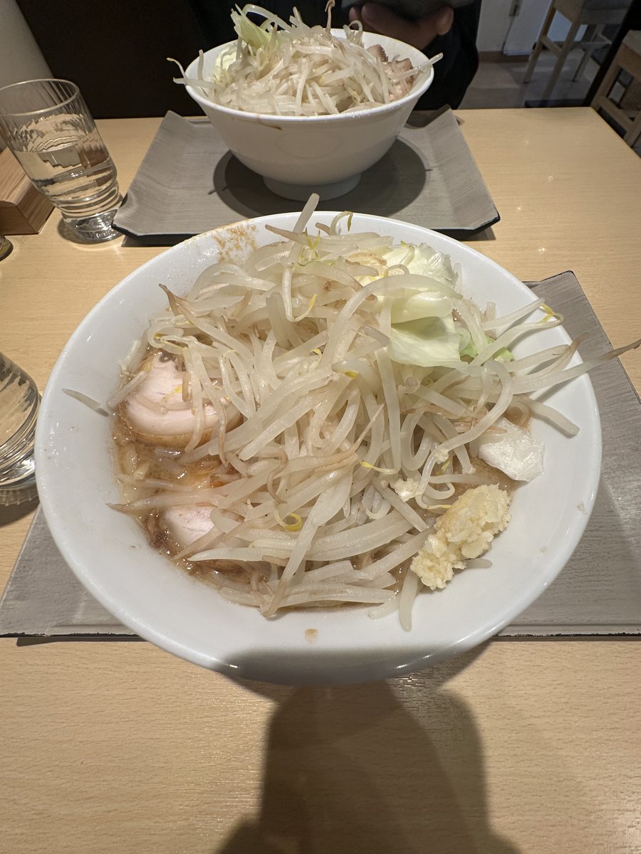 Jeroenthom98's tweet photo. おはようございます雨だね https://t.co/9Ja6ANxVe3