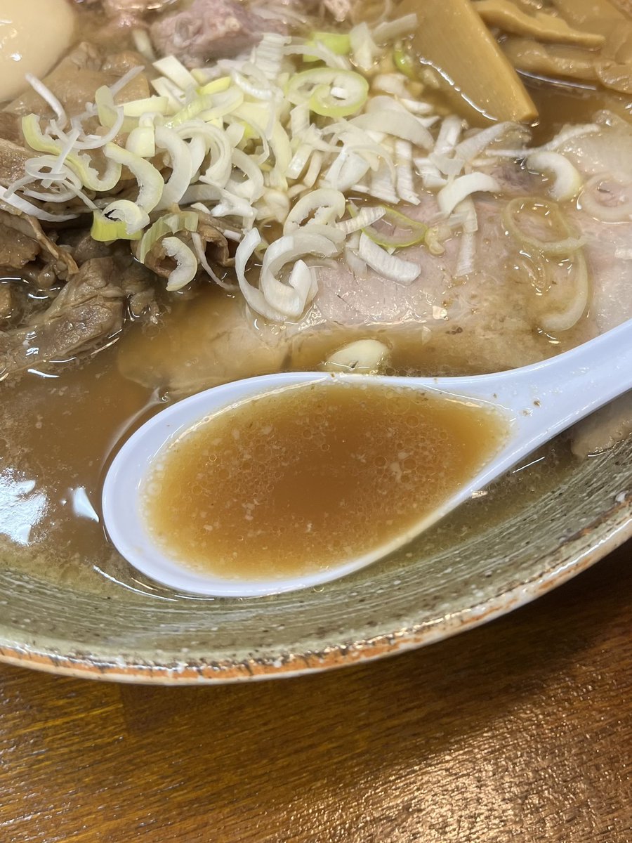 Yacchan19801026's tweet photo. 📍覆面 神田

︎︎︎︎︎︎☑︎浅利30kg出汁ラーメン(悪い奴)

#覆面神田
@kanda11504 https://t.co/BUIAhJgGxe