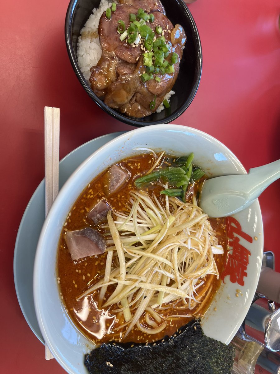 jun_macaroni912's tweet photo. 人生2回目の山岡家
ワイバン思い出す
ギルティ🤤 https://t.co/8iOhCDeUMQ
