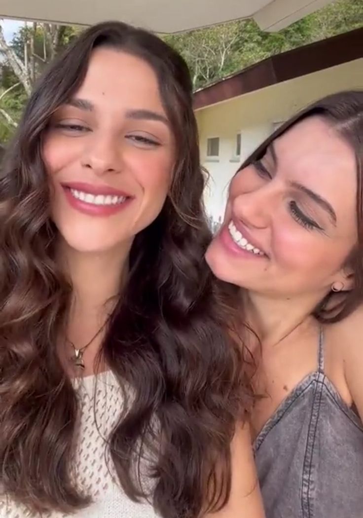 juliantinavalu's tweet photo. #valu #stupidwife #PriBuiar #PriReis https://t.co/QuBqFcNe5u