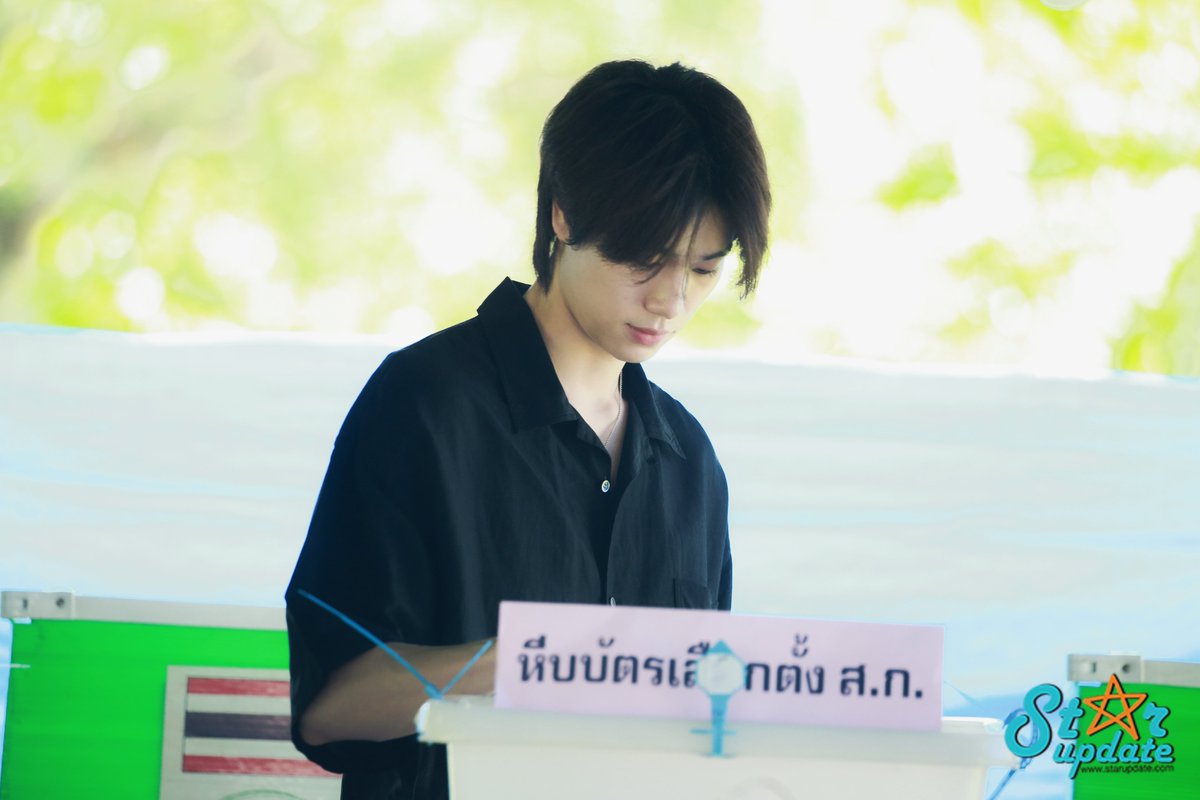 webstarupdate's tweet photo. “ภูวินทร์ ตั้งศักดิ์ยืน” นักแสดงจาก GMMTV
มาใช้สิทธิเลือกผู้ว่าราชกรุงเทพมหานคร และสมาชิกสภากรุงเทพมหานคร พร้อมชวนชาวกทม.ออกมาใช้สิทธิ์ใช้เสียงของตนเอง

#phuwintang #เลือกตั้งกทม2569 https://t.co/BYLrdoOmd2