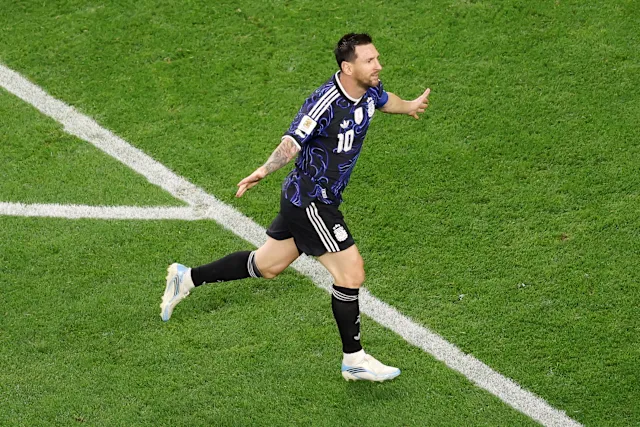 TouchlineX's tweet photo. 🚨🗣️ Donald Trump: "He's the only player I can say better than Pele. Messi is a joy to watch." https://t.co/vuUlJa6xJW