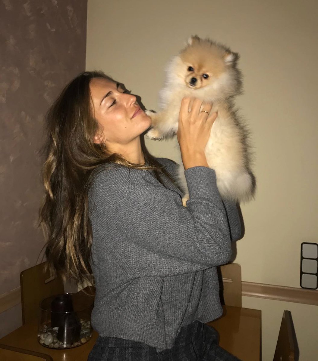 aleputellas11's tweet photo. Alexia e Nala 😭 https://t.co/qiLO0mTdFV
