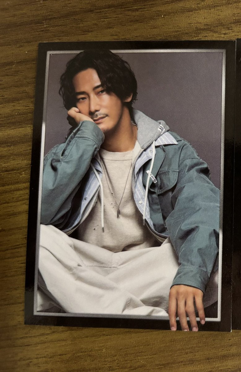 EX23GRFB's tweet photo. 三代目JSB フォトカ

【譲】小林直己

【求】NAOTO 岩田剛典 ØMI(画像２枚目参照)

郵送or手渡し(6/28東京公演) https://t.co/ssNi5UelsH