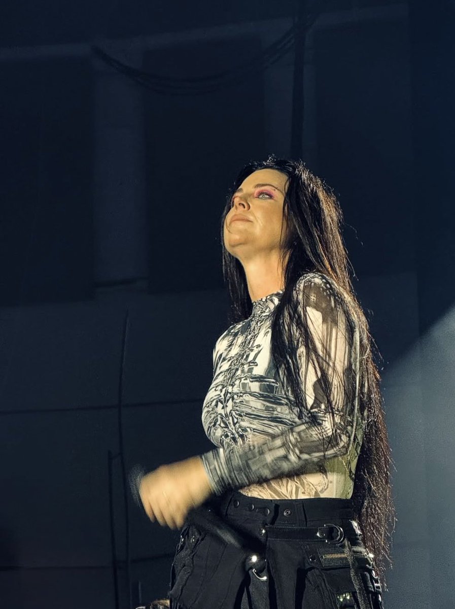 marie_sadi44044's tweet photo. #amylee #evanescence https://t.co/wRID2XsYrM
