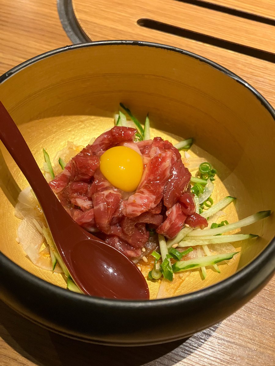 Han_Yu_Kai's tweet photo. 馬刺しも食べたよ https://t.co/mGNrIERbwX