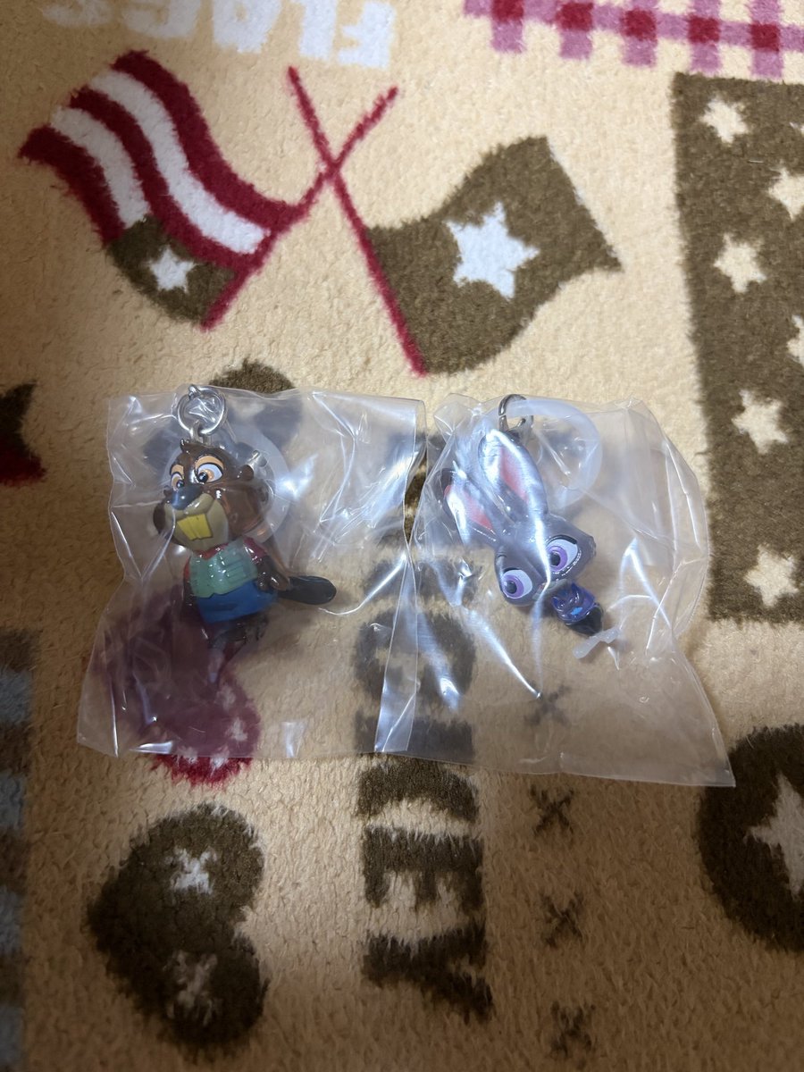 ak1akiak1's tweet photo. ズートピア　ガチャ　交換　ズートピア2

譲）　ジュディA  ニブルズ

求）　ニックB

郵送にてお願いいたします。 https://t.co/e4iX0XX1NX