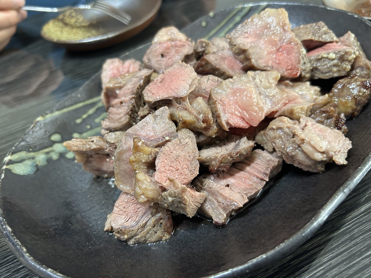 87abarth's tweet photo. 焼けたよぉ……ワイン飲むよぉ……🍷

 #エペイオス https://t.co/V1D0bMLhi9