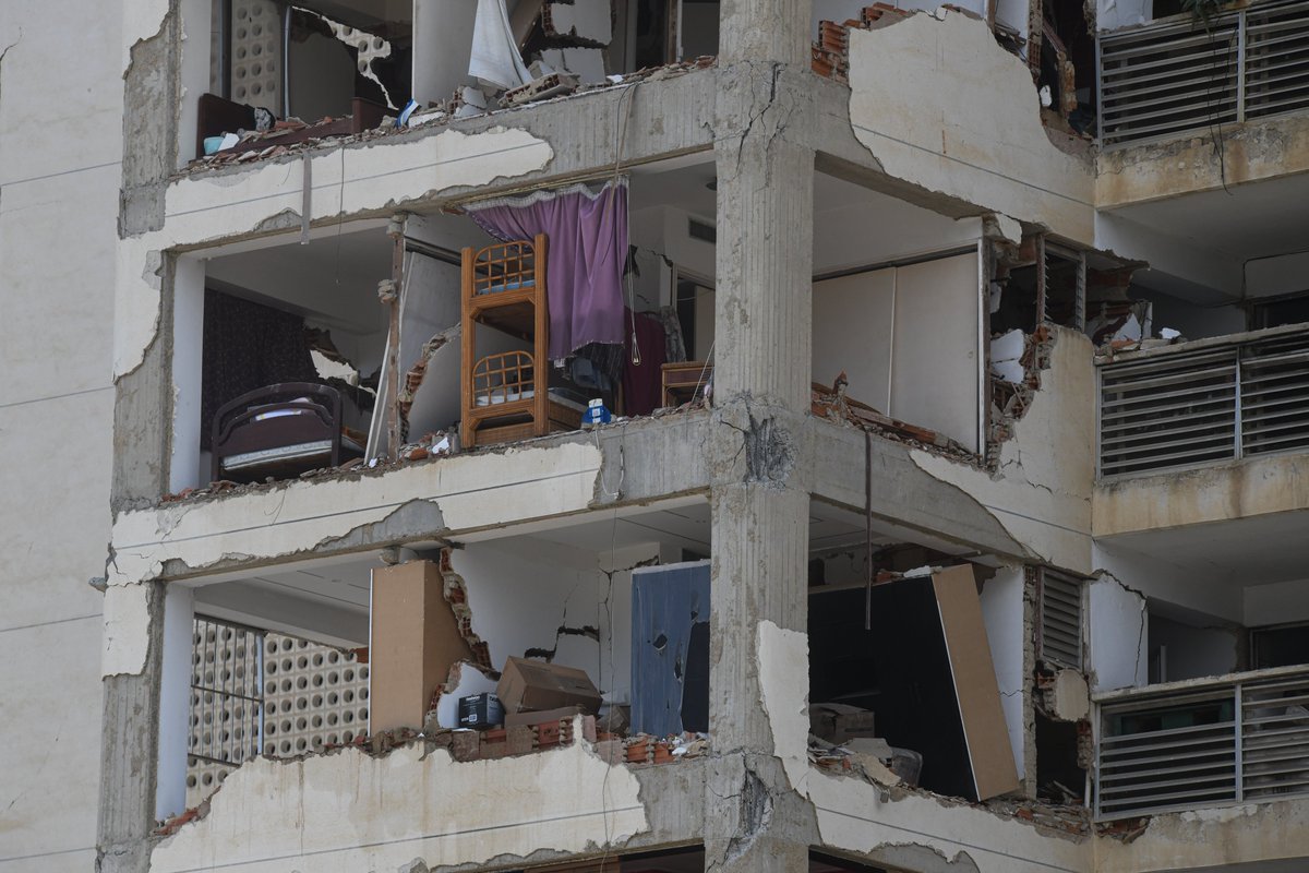 iAtulKrishan1's tweet photo. The death toll in #Venezuela's earthquakes has risen to 1,430. The latest figures were released as rescuers continued the search for survivors of the one-two punch of 7.2 and 7.5 magnitude earthquakes that devastated the South American nation on June 24. Families have reported at least 68,900 people missing.