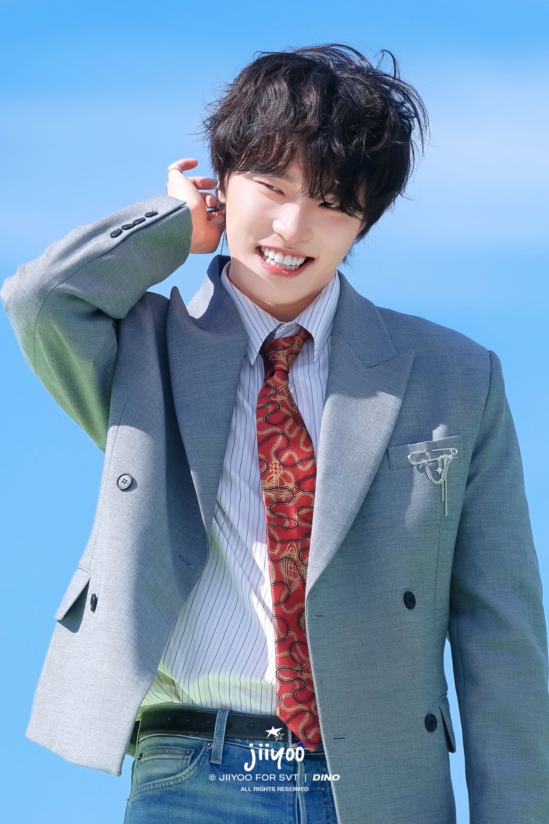 jiiyoo0211's tweet photo. 260627 전국노래자랑

오늘은 찬이가 태어난 지 10000일째🥺

#세븐틴 #SEVENTEEN 
#DINO #이찬 #디노 https://t.co/R3s26Kg2RG